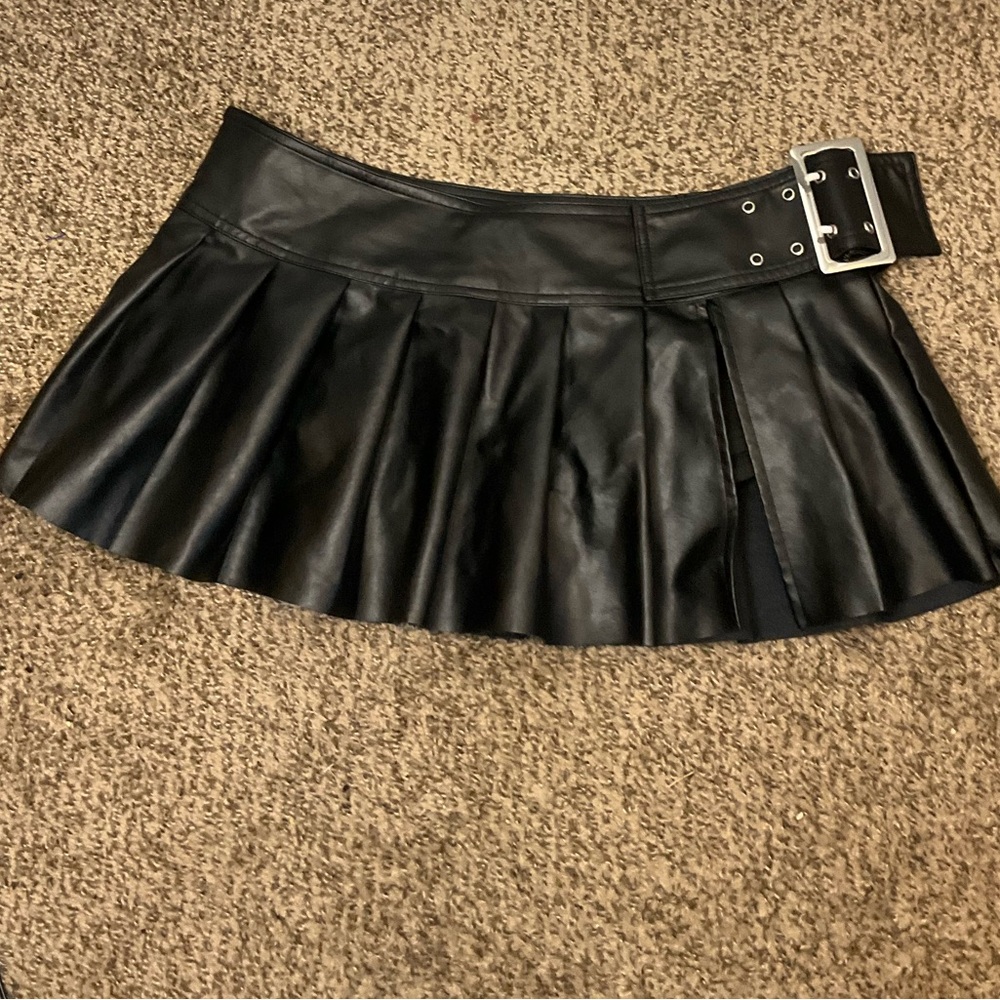 SHEIN Black Pleated Leather Skirt with Buckle